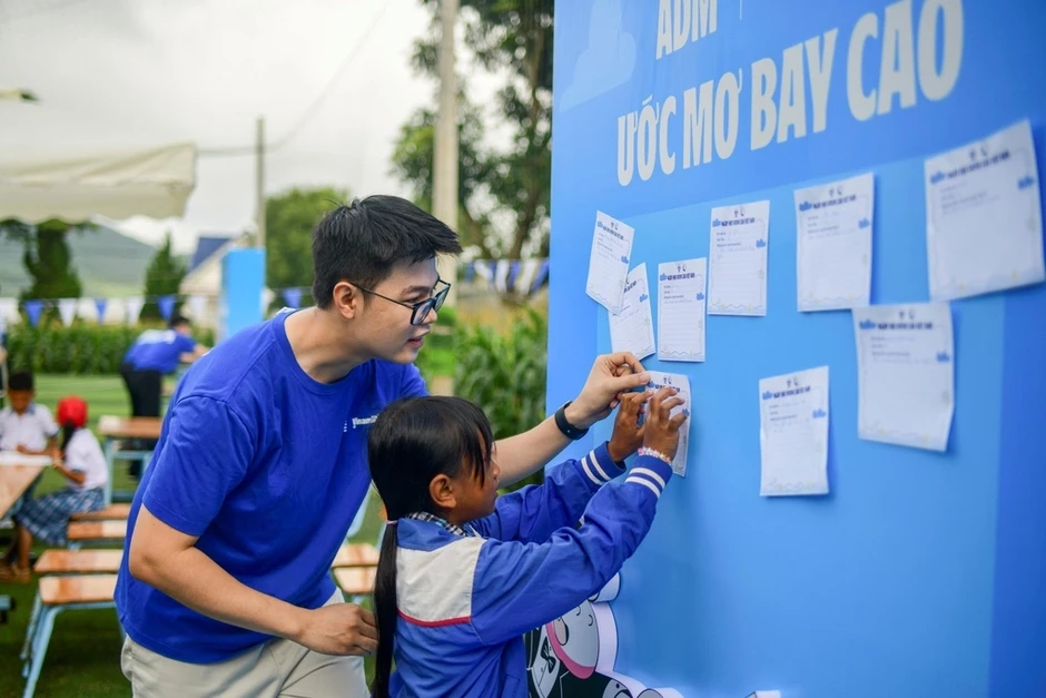 Vinamilk mang ngày hội ước mơ đến vùng cao Lâm Đồng - Báo TinVina Vinamilk mang ngày hội ước mơ đến vùng cao Lâm Đồng - Báo TinVina