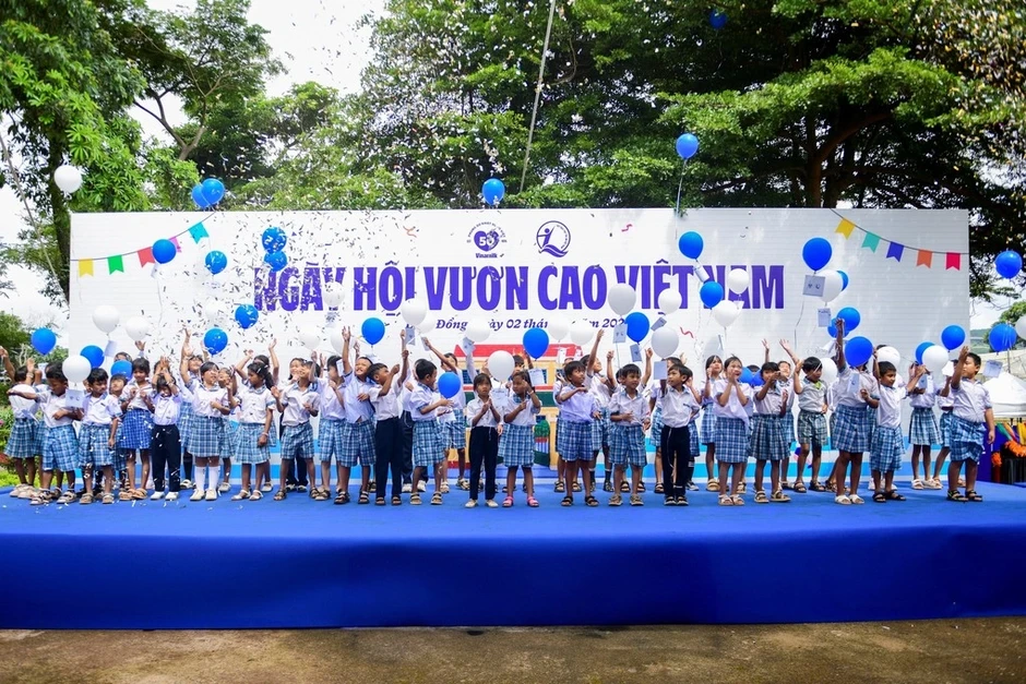 Vinamilk mang ngày hội ước mơ đến vùng cao Lâm Đồng - Báo TinVina Vinamilk mang ngày hội ước mơ đến vùng cao Lâm Đồng - Báo TinVina
