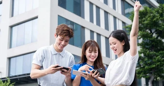 VinaPhone dành tặng giới trẻ học bổng 100 triệu đồng mùa tựu trường