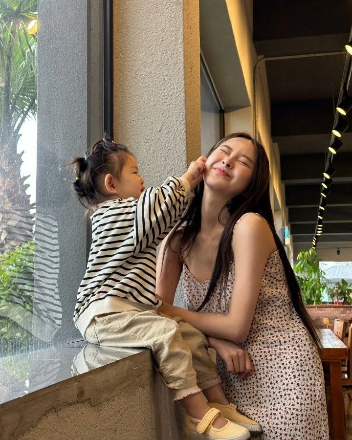 Viral bài đăng bố mẹ có 12 cây vàng, 2 căn nhà, 1 mảnh đất nhưng giấu con: Kết cục con đòi đi lao động xuất khẩu vì “nhà nghèo” Viral bài đăng bố mẹ có 12 cây vàng, 2 căn nhà, 1 mảnh đất nhưng giấu con: Kết cục con đòi đi lao động xuất khẩu vì “nhà nghèo”