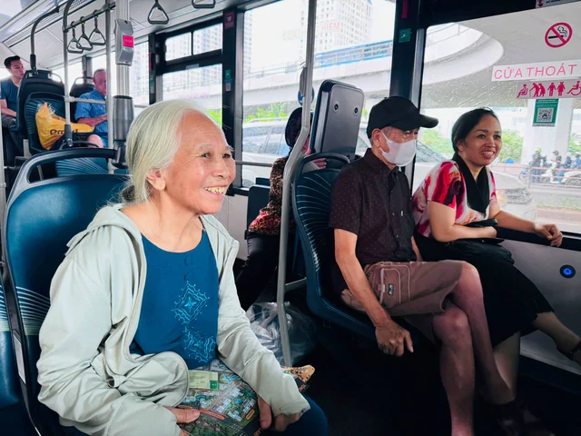 Vợ chồng U70 ở Hà Nội: Chi tiêu thoải mái còn tiết kiệm 10 triệu/tháng