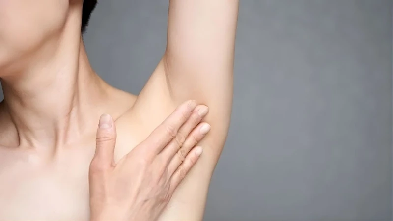 Vỗ nhẹ vào nách mỗi ngày có tác dụng gì? Điều ít người biết Vỗ nhẹ vào nách mỗi ngày có tác dụng gì? Điều ít người biết