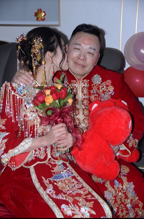 Vợ trẻ kém 26 tuổi của Tôn Bằng bất ngờ tuyên bố “sắp bỏ rồi” khi bị hỏi chồng đâu Vợ trẻ kém 26 tuổi của Tôn Bằng bất ngờ tuyên bố “sắp bỏ rồi” khi bị hỏi chồng đâu