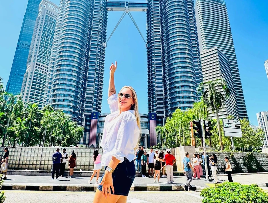 Vợ Xuân Son cùng con sang Malaysia cổ vũ chồng trận bán kết ASEAN Cup