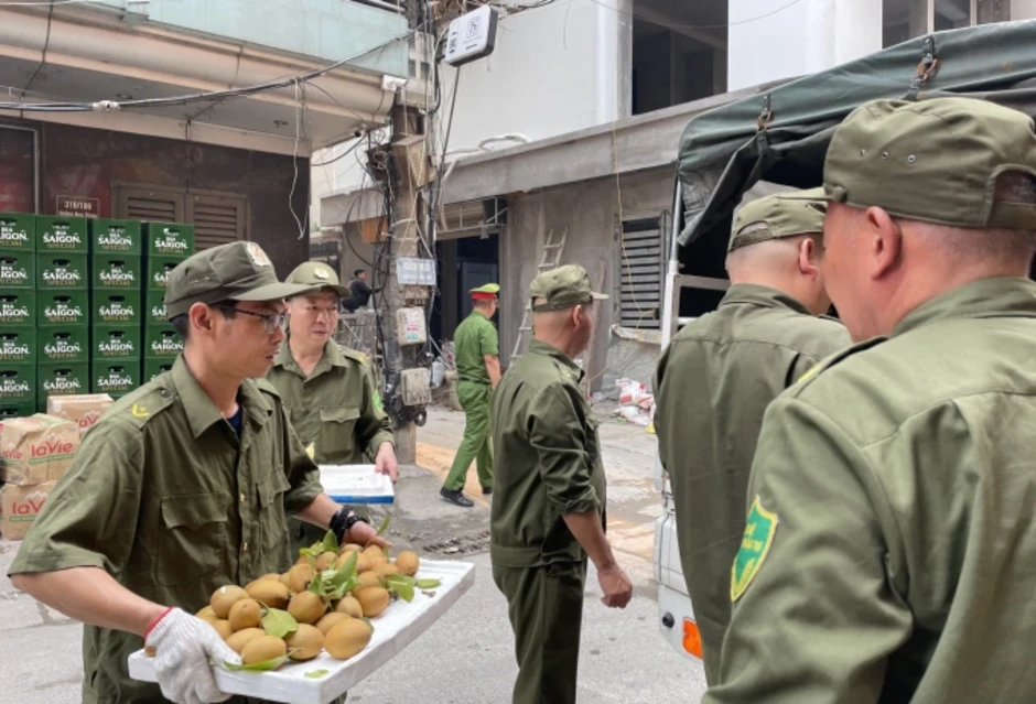 Vòng lặp 'đuổi - chạy' ở chợ cóc Hà Nội