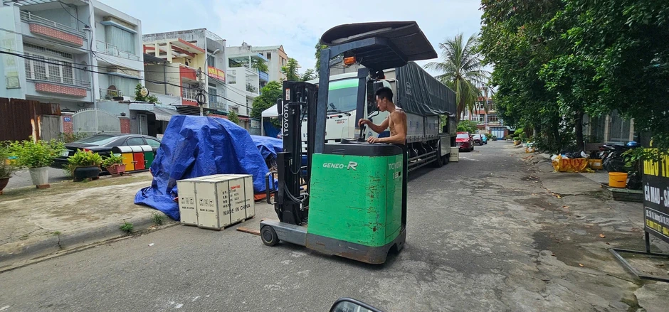 Vụ chành xe lấn chiếm khu dân cư ở TP.HCM: Chính quyền vào cuộc xử lý