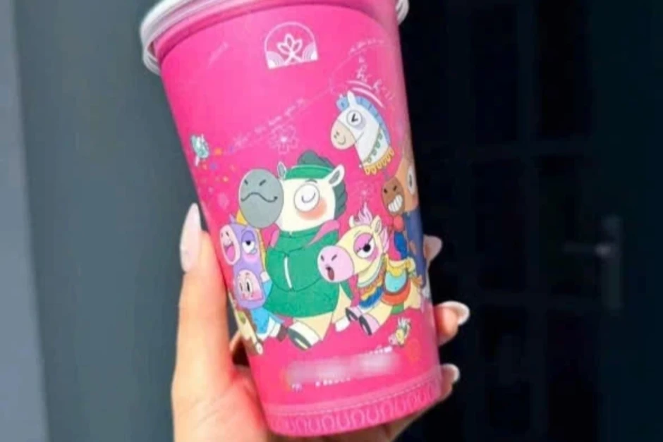 Vụ chuỗi trà sữa bị tố "ăn cắp chất xám": Tiêu hủy 9.000 ly và bồi thường Vụ chuỗi trà sữa bị tố "ăn cắp chất xám": Tiêu hủy 9.000 ly và bồi thường