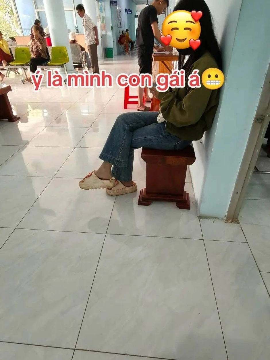 Vụ chụp lén cô gái ở bệnh viện để bêu rếu: Nơi giành giật sự sống đâu phải sàn diễn thời trang mà đòi lộng lẫy? Vụ chụp lén cô gái ở bệnh viện để bêu rếu: Nơi giành giật sự sống đâu phải sàn diễn thời trang mà đòi lộng lẫy?