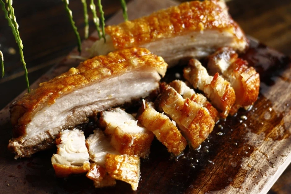 'Vũ khí bí mật' giúp heo quay giòn bì - Báo TinVina Cooking 'Vũ khí bí mật' giúp heo quay giòn bì - Báo TinVina Cooking