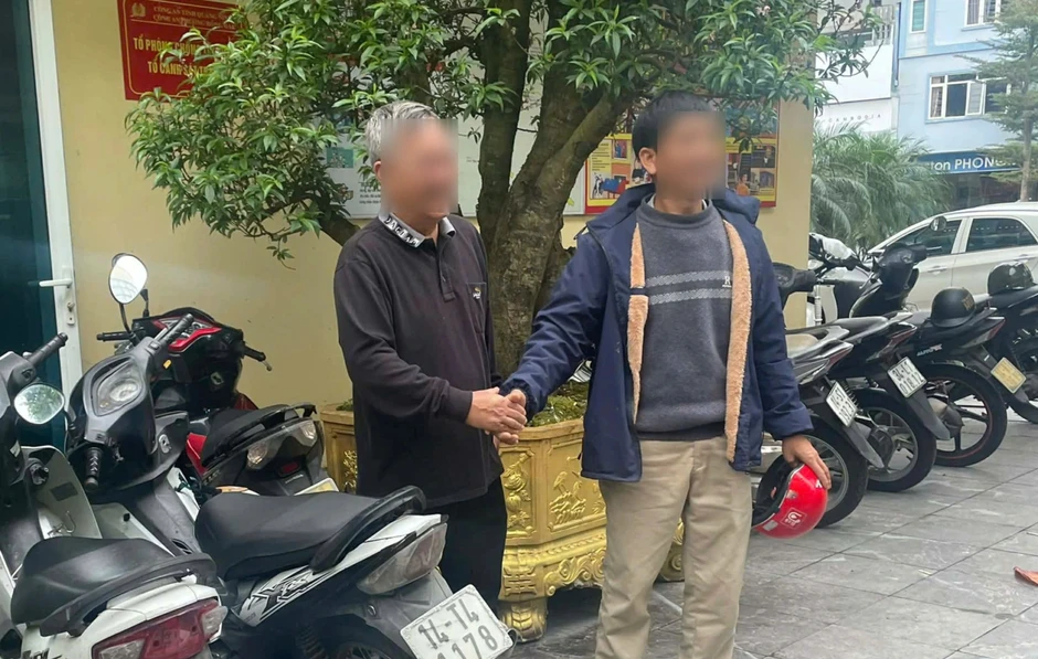 Vụ nhầm xe máy của nhau 7 ngày mới biết: Tình huống bi hài ở chợ hoa Vụ nhầm xe máy của nhau 7 ngày mới biết: Tình huống bi hài ở chợ hoa