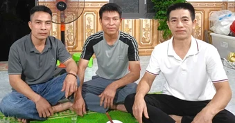 Vụ phát hiện trống đồng 32 năm chưa được khen thưởng: Chờ trả lời thỏa đáng