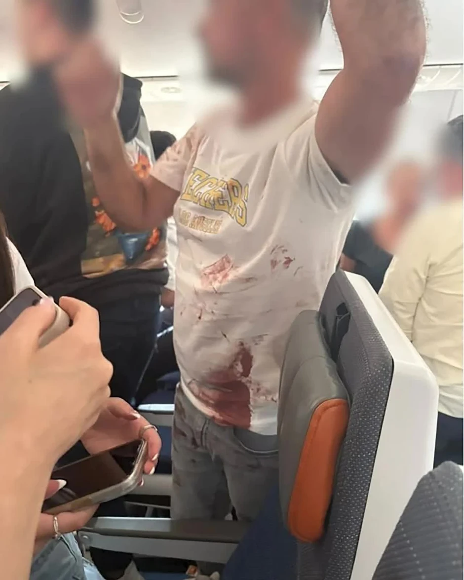Vụ phi công đánh nhau trên máy bay: Nghi vấn cơ phó cướp máy bay Vụ phi công đánh nhau trên máy bay: Nghi vấn cơ phó cướp máy bay