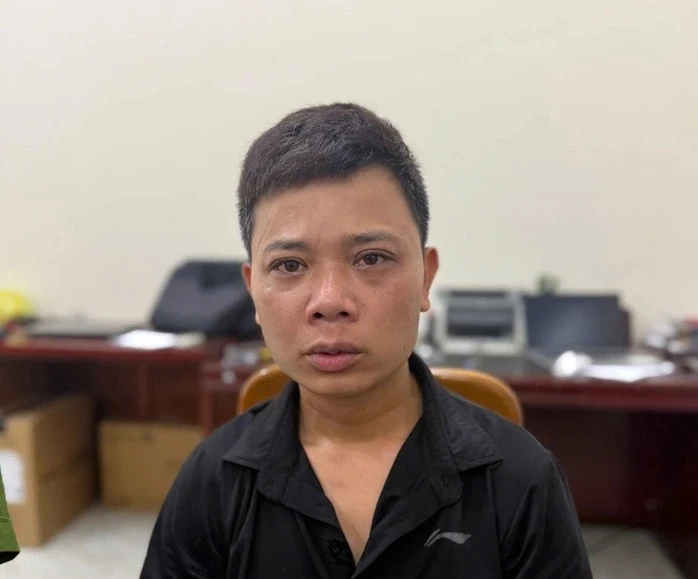 Vụ sát hại gia đình nhà vợ và tài xế taxi: Nghi phạm livestream xin lỗi con và bố mẹ ruột sau khi gây án Vụ sát hại gia đình nhà vợ và tài xế taxi: Nghi phạm livestream xin lỗi con và bố mẹ ruột sau khi gây án