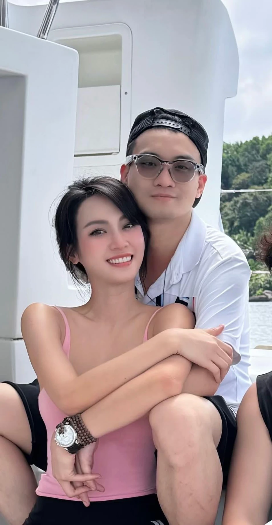 Vũ Thúy Quỳnh sẽ công bố một tin nóng trong tháng 8, netizen đoán già đoán non chuyện đang có em bé Vũ Thúy Quỳnh sẽ công bố một tin nóng trong tháng 8, netizen đoán già đoán non chuyện đang có em bé
