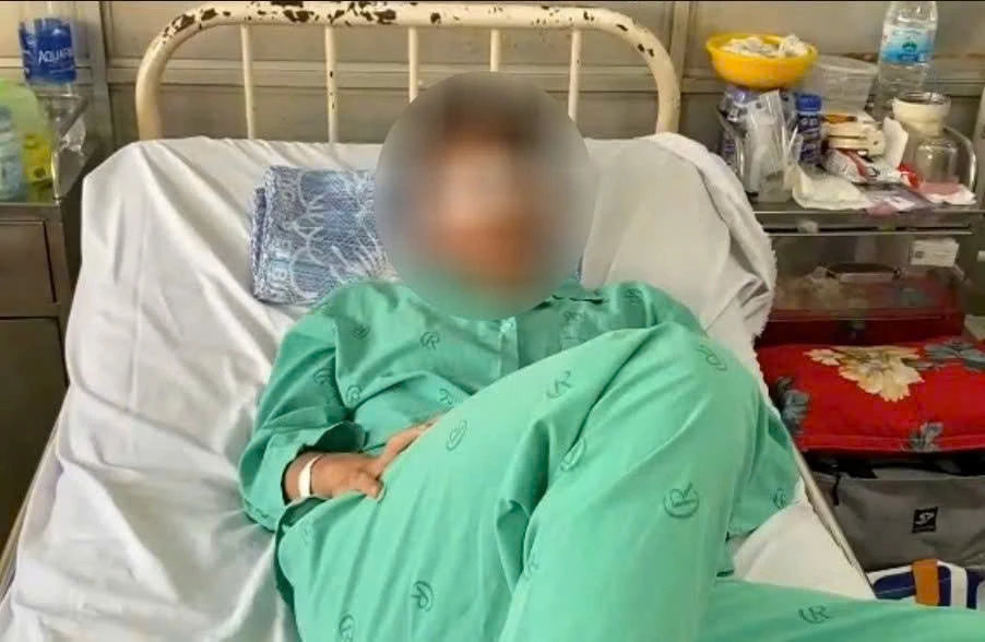 Xác minh vụ nam sinh lớp 11 bị nhóm bạn đánh hội đồng phải nhập viện cấp cứu Xác minh vụ nam sinh lớp 11 bị nhóm bạn đánh hội đồng phải nhập viện cấp cứu