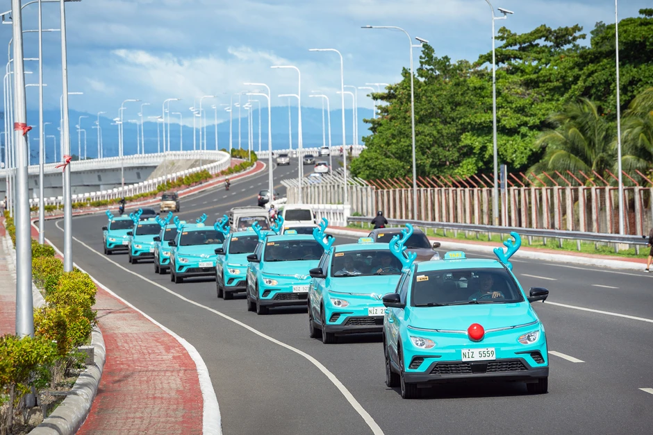 Xanh SM chính thức đổi tên thành Green SM: Vì sao trông rất "blue" mà lại dùng "green"? Xanh SM chính thức đổi tên thành Green SM: Vì sao trông rất "blue" mà lại dùng "green"?