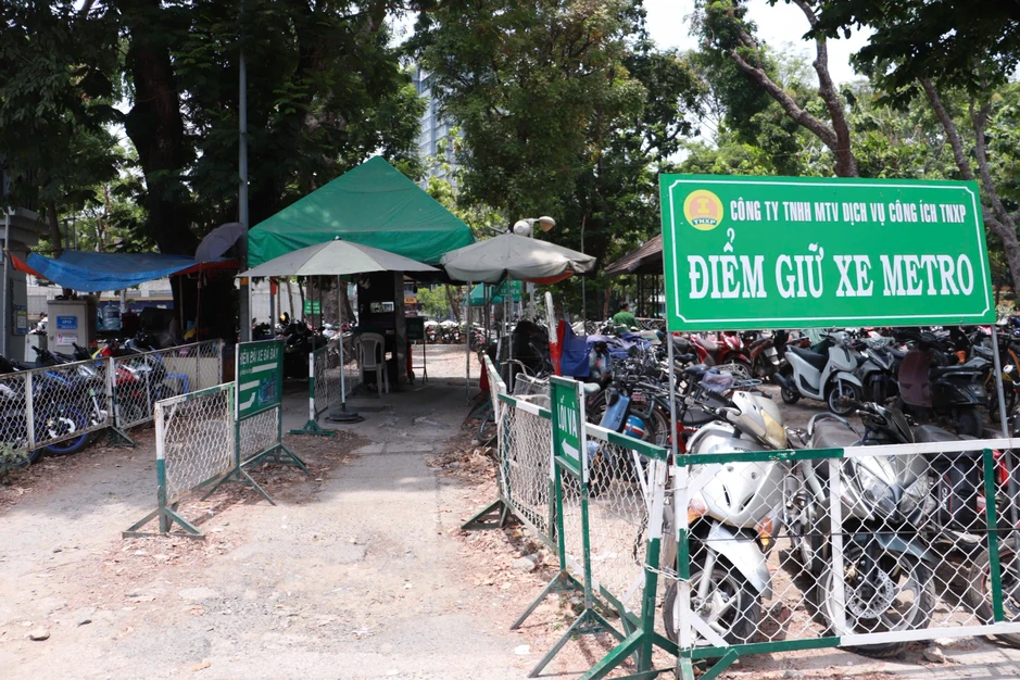 Xem bắn pháo hoa lễ 30.4 ở TP.HCM: Gửi xe ở đâu để không bị 'hét giá'? Xem bắn pháo hoa lễ 30.4 ở TP.HCM: Gửi xe ở đâu để không bị 'hét giá'?