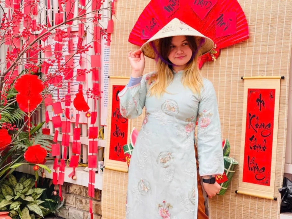 Xu hướng 'check-in quán cà phê' của giới trẻ Việt trong mắt người nước ngoài Xu hướng 'check-in quán cà phê' của giới trẻ Việt trong mắt người nước ngoài