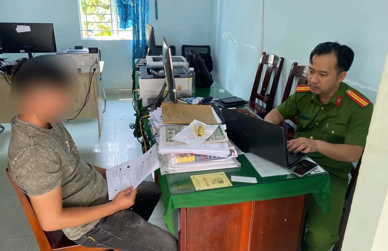 Xử phạt 2 cá nhân đăng tải thông tin sai sự thật, xúc phạm lực lượng Công an Xử phạt 2 cá nhân đăng tải thông tin sai sự thật, xúc phạm lực lượng Công an