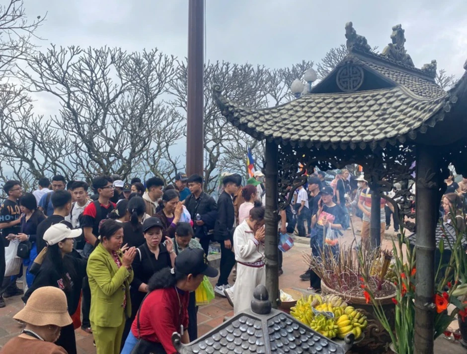 Yên Tử khai hội di sản, cầu bình an và thịnh vượng tới nhân dân Yên Tử khai hội di sản, cầu bình an và thịnh vượng tới nhân dân
