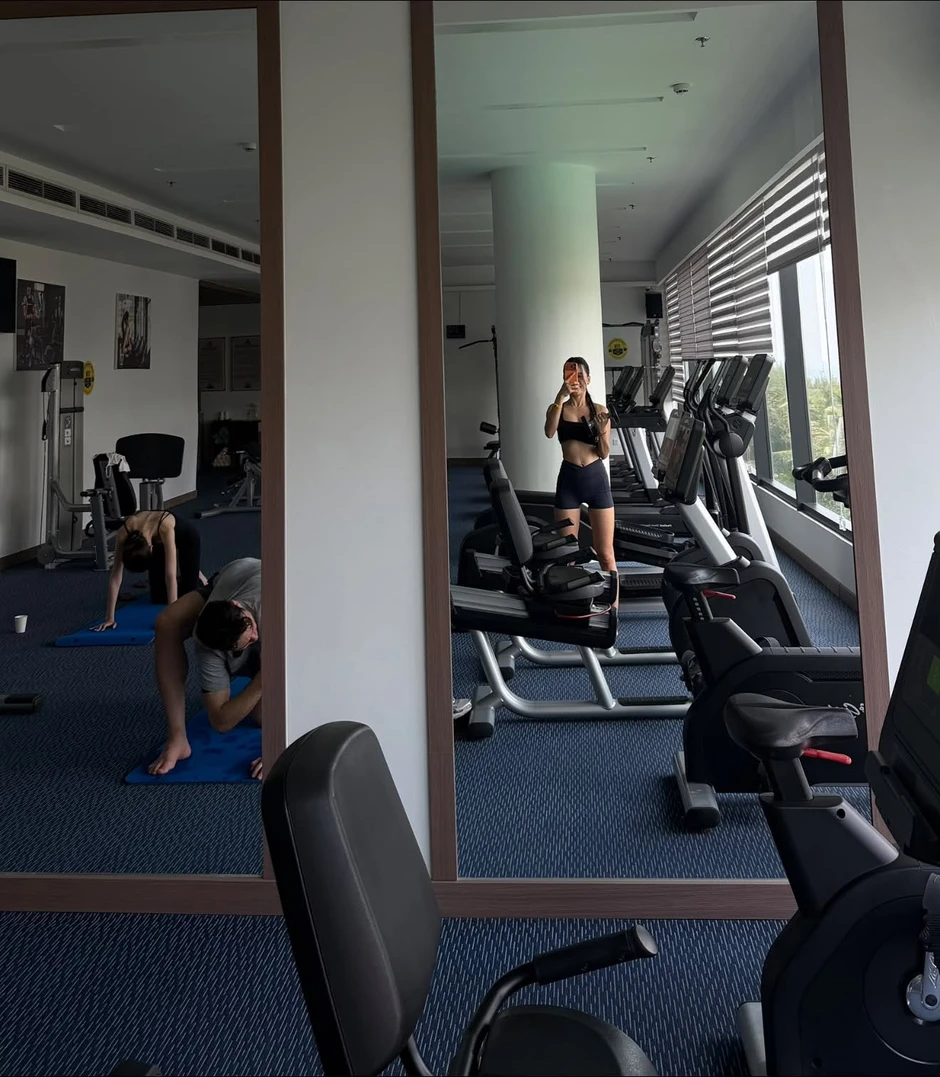 Yến Xuân đi chơi cùng Văn Lâm vẫn miệt mài "độ dáng", bảo sao body "gái một con" sexy, nuột nà như thế Yến Xuân đi chơi cùng Văn Lâm vẫn miệt mài "độ dáng", bảo sao body "gái một con" sexy, nuột nà như thế