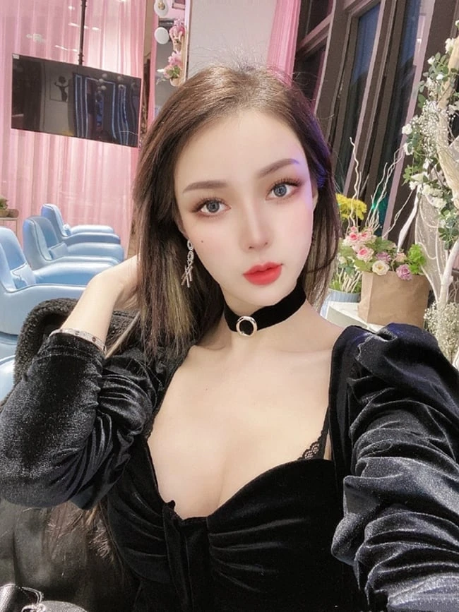 Yêu nữ hàng hiệu đời đầu "quậy đục nước" giới thượng lưu Trung Quốc, bị "cấm sóng" vô thời hạn vì bất trị