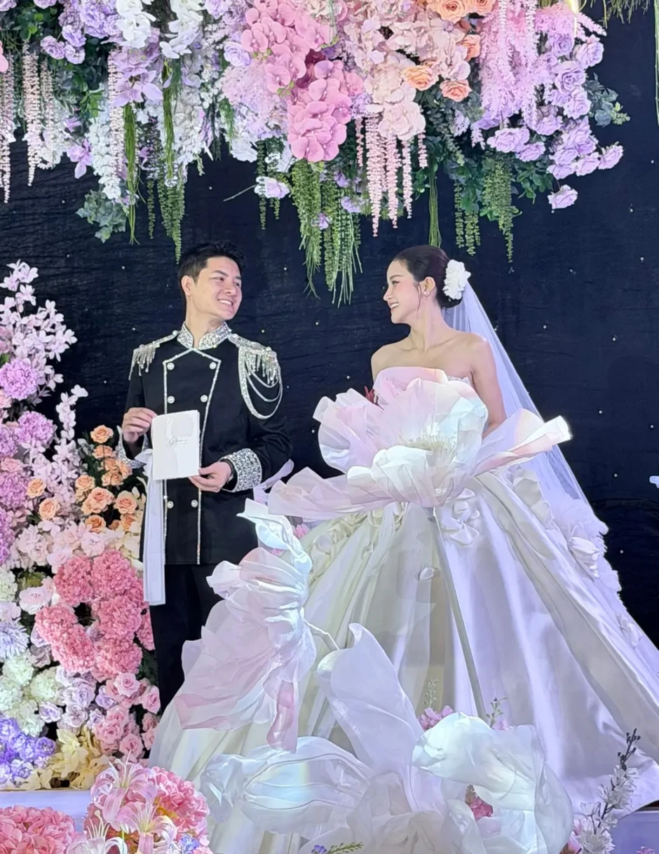 Yêu qua mạng, chàng trai Thanh Hóa sốc nặng khi biết vợ hơn mình 9 tuổi sau thời gian sống chung Yêu qua mạng, chàng trai Thanh Hóa sốc nặng khi biết vợ hơn mình 9 tuổi sau thời gian sống chung