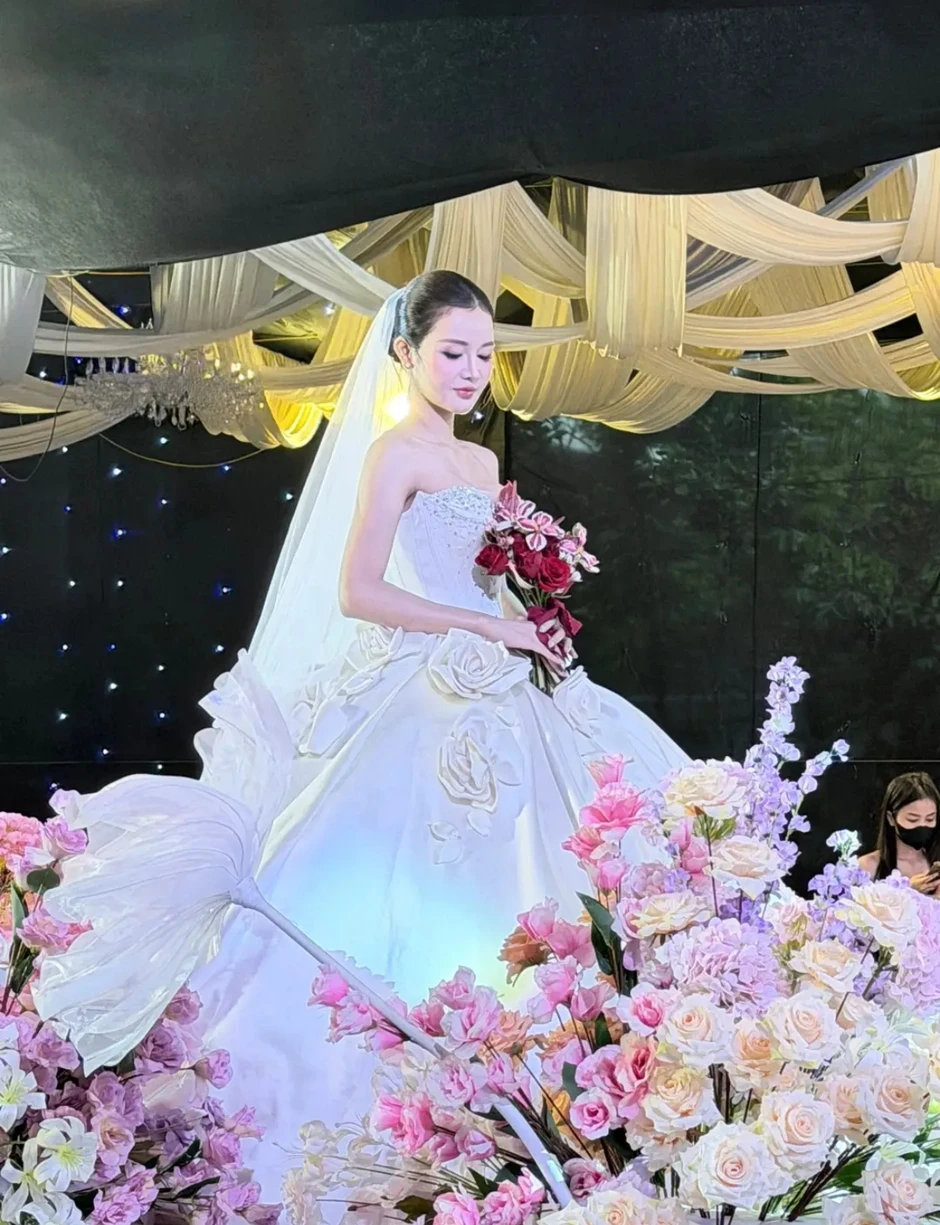 Yêu qua mạng, chàng trai Thanh Hóa sốc nặng khi biết vợ hơn mình 9 tuổi sau thời gian sống chung Yêu qua mạng, chàng trai Thanh Hóa sốc nặng khi biết vợ hơn mình 9 tuổi sau thời gian sống chung