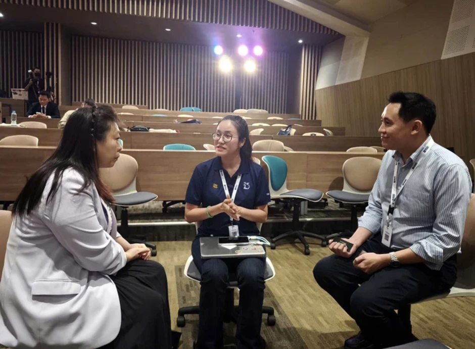 Đại học Anh thấy gì ở Việt Nam: Tiềm năng lớn, nhưng bước đầu phải 'kiên nhẫn' Đại học Anh thấy gì ở Việt Nam: Tiềm năng lớn, nhưng bước đầu phải 'kiên nhẫn'