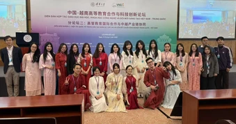 Đại học danh tiếng Thanh Hoa của Trung Quốc qua 'lăng kính' du học sinh Việt