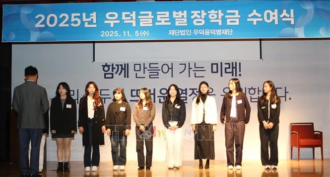 Du học sinh Việt Nam nhận học bổng toàn cầu của quỹ khuyến học Hàn Quốc Du học sinh Việt Nam nhận học bổng toàn cầu của quỹ khuyến học Hàn Quốc