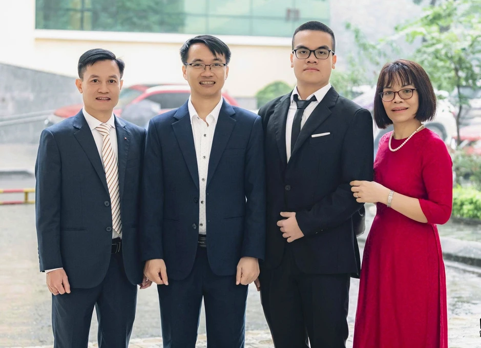 Một lớp có 2 nam sinh cùng giành học bổng toàn phần vào đại học top đầu Phần Lan