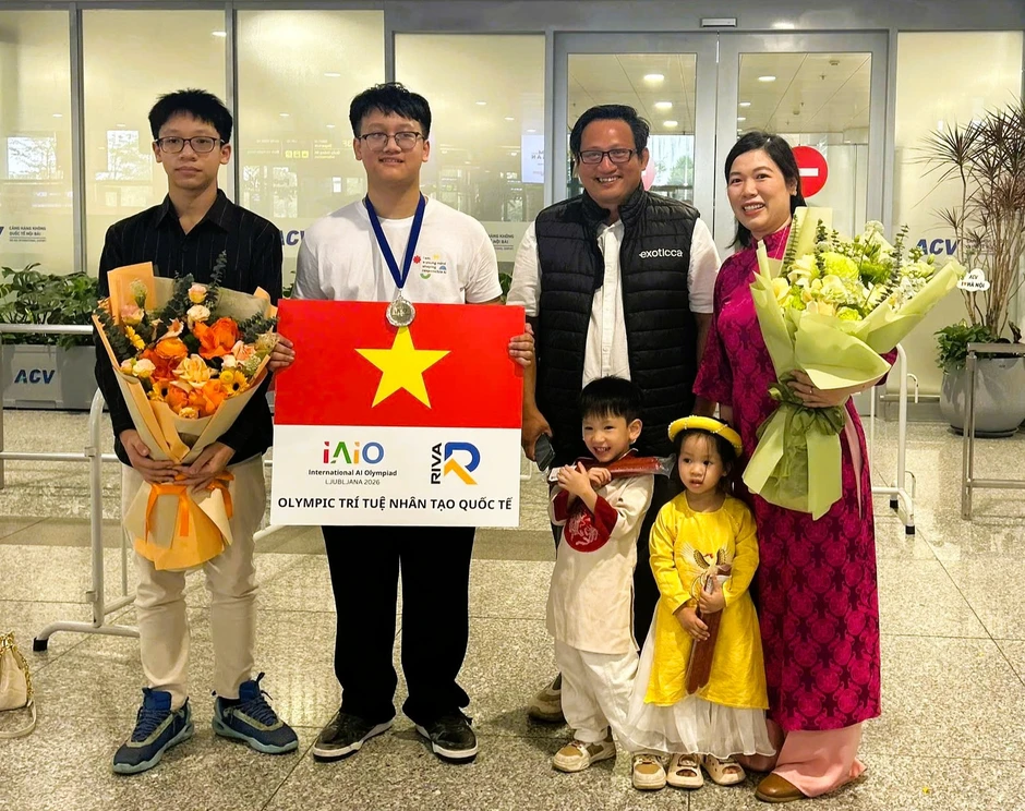 Nam sinh trúng tuyển đại học hàng đầu Mỹ với học bổng 12 tỷ đồng Nam sinh trúng tuyển đại học hàng đầu Mỹ với học bổng 12 tỷ đồng