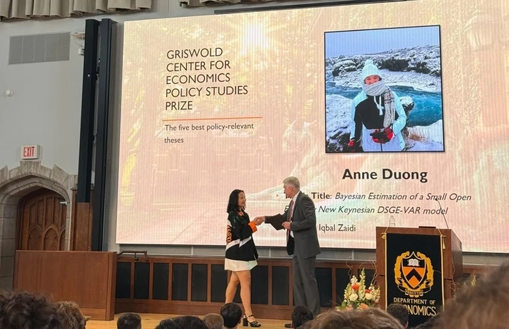 Nữ sinh 22 tuổi tại Đại học Princeton nhận điểm A+ nhờ luận văn về kinh tế Việt Nam Nữ sinh 22 tuổi tại Đại học Princeton nhận điểm A+ nhờ luận văn về kinh tế Việt Nam
