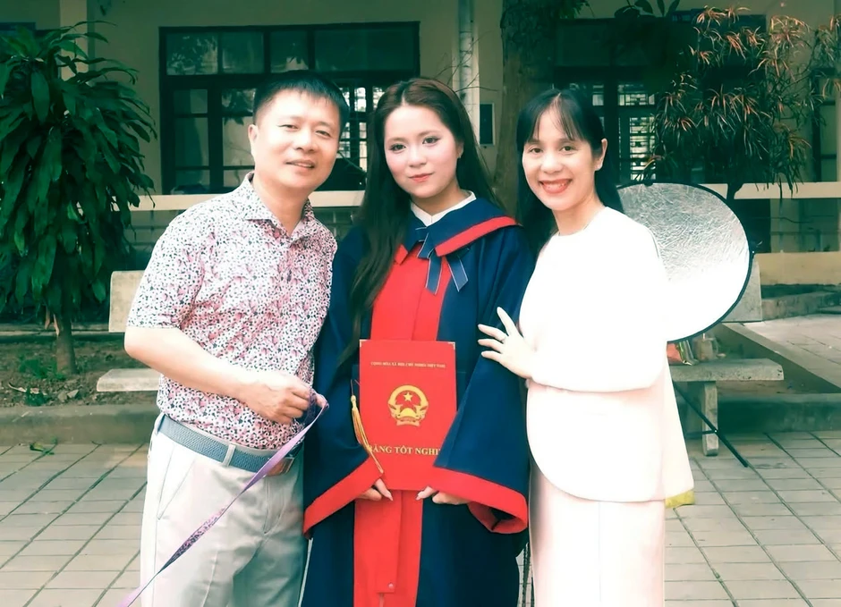 Nữ sinh lớp 12 ở Thanh Hóa giành học bổng trị giá hơn 11 tỷ đồng du học Mỹ Nữ sinh lớp 12 ở Thanh Hóa giành học bổng trị giá hơn 11 tỷ đồng du học Mỹ