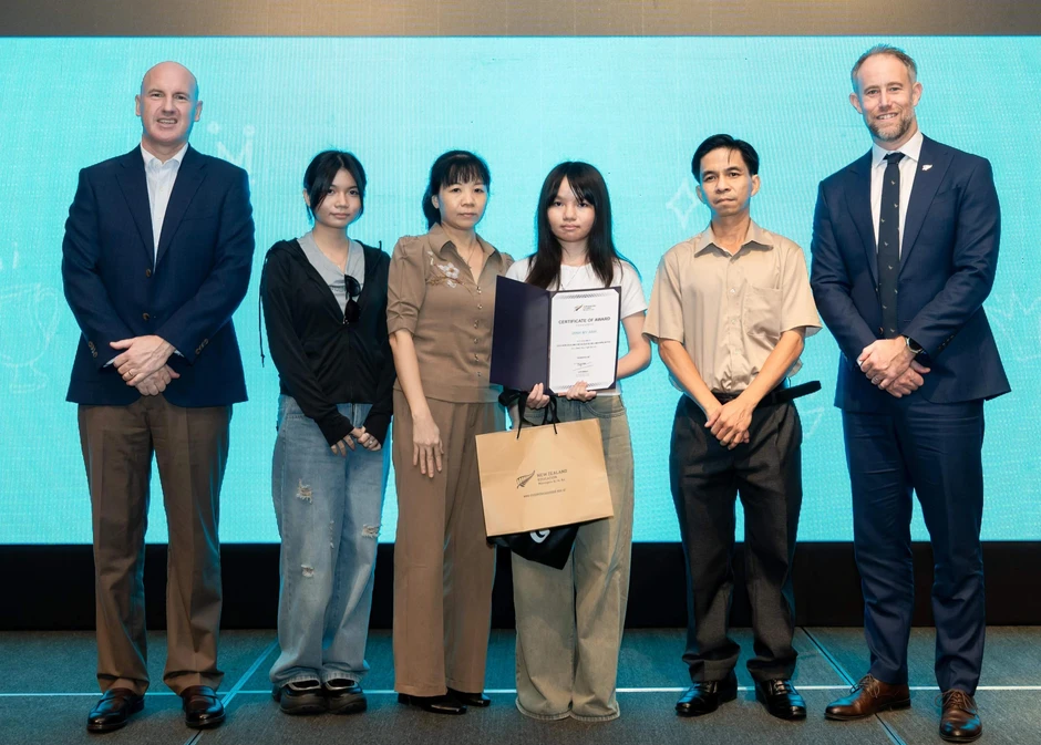 Từ kỷ luật "mỗi ngày một từ vựng", nữ sinh Đồng Nai giành học bổng quốc tế Từ kỷ luật "mỗi ngày một từ vựng", nữ sinh Đồng Nai giành học bổng quốc tế