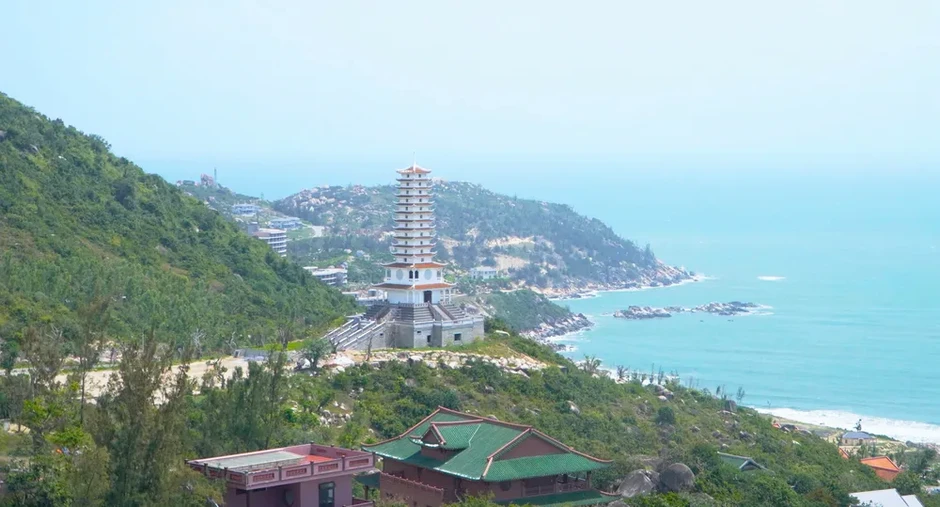 “Biển người” leo núi trẩy hội chùa Ông Núi “Biển người” leo núi trẩy hội chùa Ông Núi