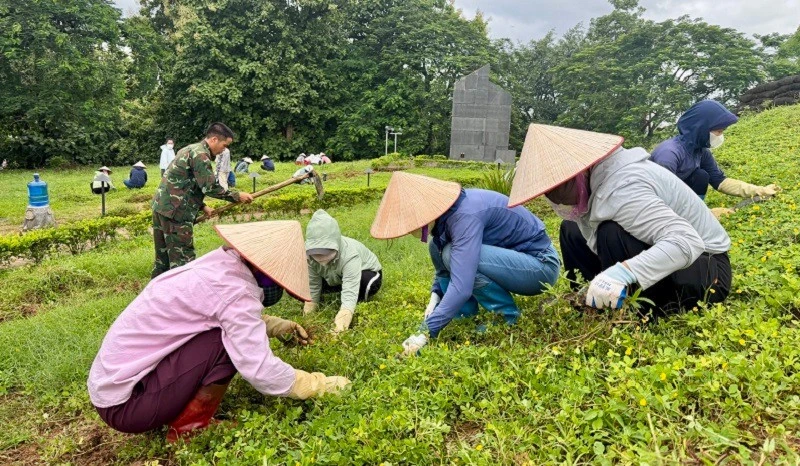"Chiến dịch xanh" làm đẹp thêm các điểm di tích Chiến trường Điện Biên Phủ