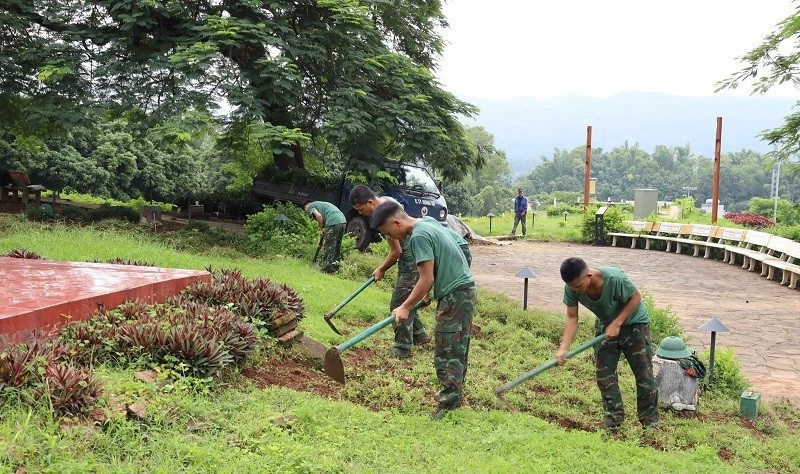 "Chiến dịch xanh" làm đẹp thêm các điểm di tích Chiến trường Điện Biên Phủ