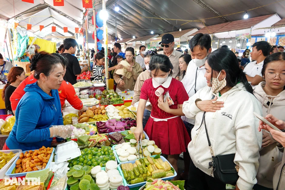 "No mắt, căng bụng" tại Lễ hội Bánh Dân gian lớn nhất Nam Bộ "No mắt, căng bụng" tại Lễ hội Bánh Dân gian lớn nhất Nam Bộ