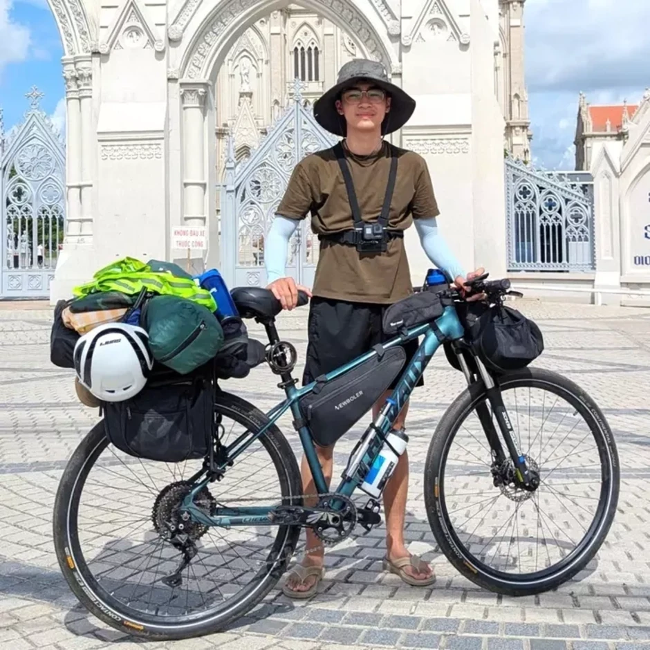 14 ngày đạp xe hơn 1.800 km xuyên Việt tự thưởng cho tuổi 18 14 ngày đạp xe hơn 1.800 km xuyên Việt tự thưởng cho tuổi 18