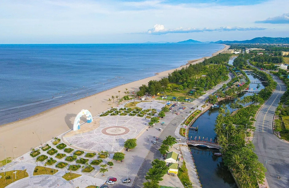 4 bãi biển miền Bắc cho khách nghỉ hè tránh đông đúc 4 bãi biển miền Bắc cho khách nghỉ hè tránh đông đúc