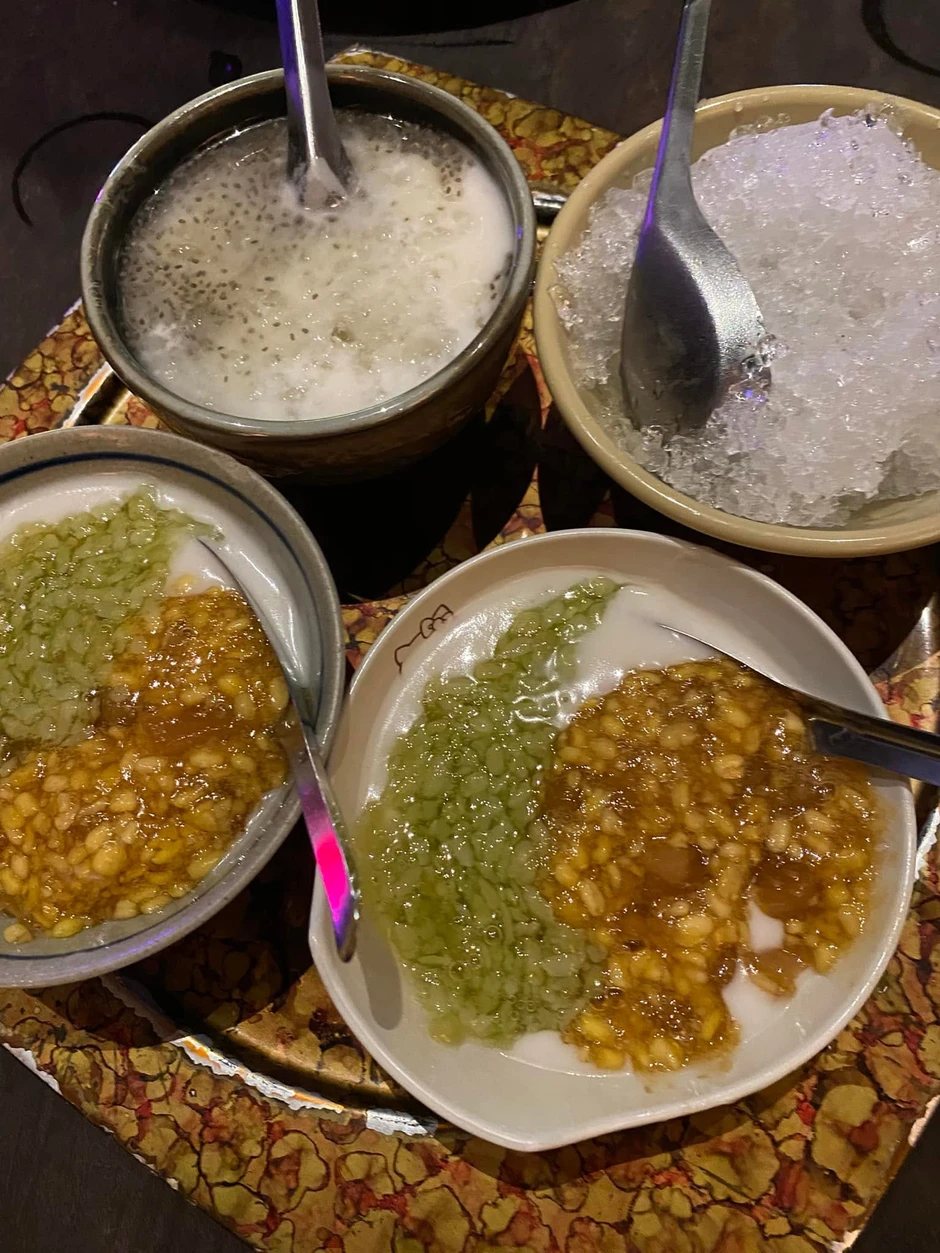 5 quán ăn vặt lâu năm, thường xuyên đông khách ở phường Hoàn Kiếm, Hà Nội