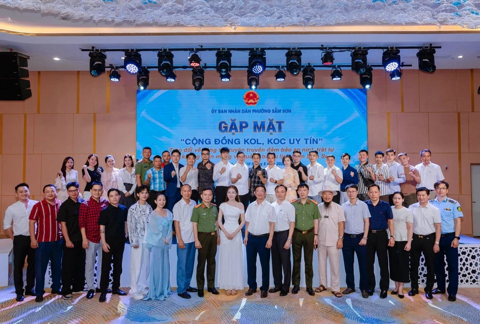 Á hậu Thanh Trúc đồng hành cùng du lịch Sầm Sơn, nói về vấn nạn tin giả Á hậu Thanh Trúc đồng hành cùng du lịch Sầm Sơn, nói về vấn nạn tin giả