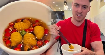 Ăn đuông dừa sống lúc nhúc, chàng trai Đức nhận cái kết bất ngờ