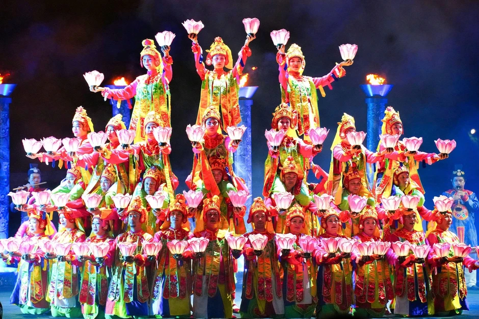Bài phát biểu song ngữ gây ngạc nhiên của phó chủ tịch thành phố Huế