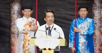 Bài phát biểu song ngữ gây ngạc nhiên của phó chủ tịch thành phố Huế