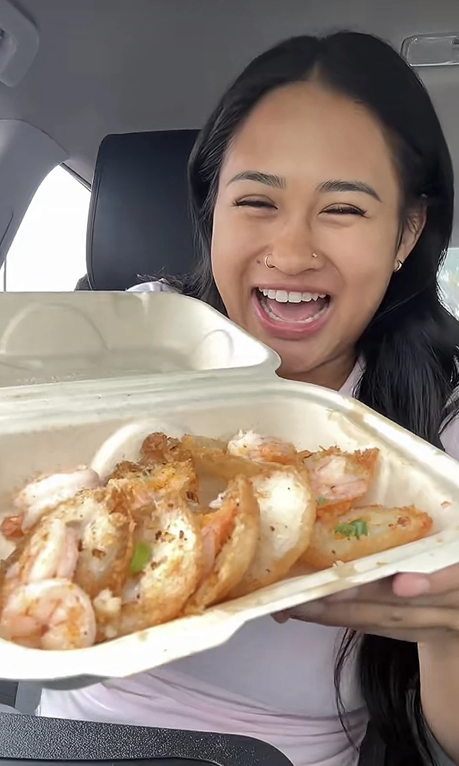 Bánh Khọt Việt Nam gây sốt quốc tế, khách Mỹ nói "ngon khó cưỡng" Bánh Khọt Việt Nam gây sốt quốc tế, khách Mỹ nói "ngon khó cưỡng"