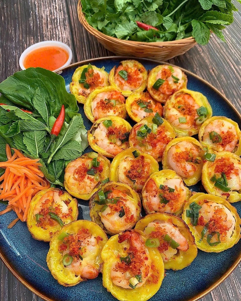 Bánh Khọt Việt Nam gây sốt quốc tế, khách Mỹ nói "ngon khó cưỡng" Bánh Khọt Việt Nam gây sốt quốc tế, khách Mỹ nói "ngon khó cưỡng"