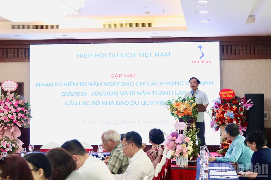 Báo chí đồng hành cùng sự phát triển du lịch Việt Nam Báo chí đồng hành cùng sự phát triển du lịch Việt Nam
